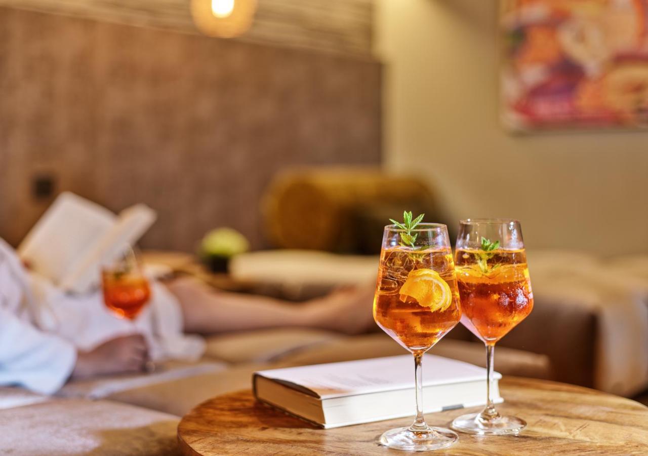 Hotel Erasmus - Mein Genuss- Und Wellnesshotel Trassem Buitenkant foto