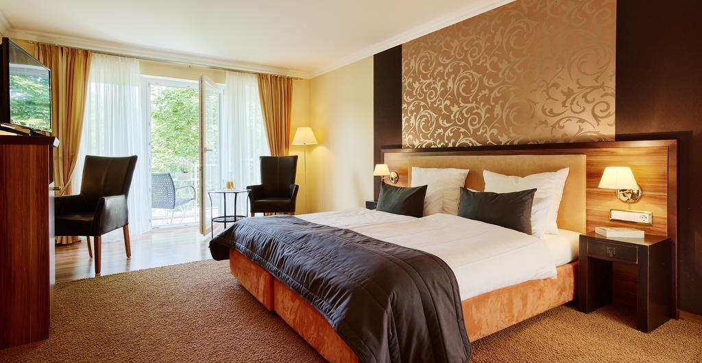 Hotel Erasmus - Mein Genuss- Und Wellnesshotel Trassem Buitenkant foto